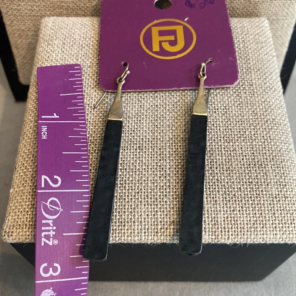 Earrings - Picture 3 of 3